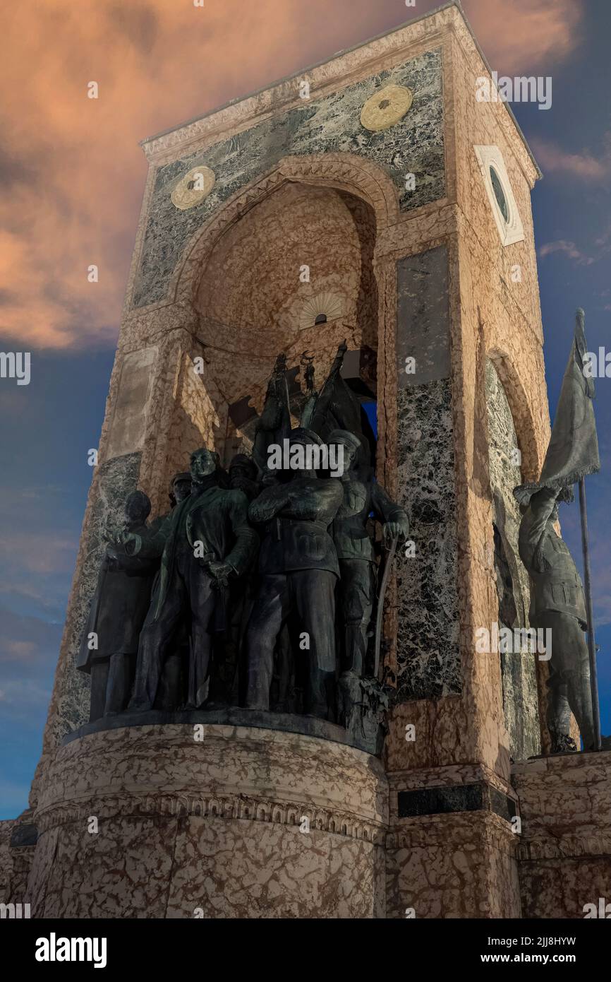 Monumento della Repubblica, al tramonto. Foto Stock