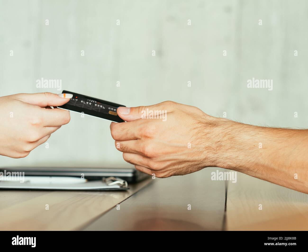 carta di credito per investimenti elettronici online Foto Stock