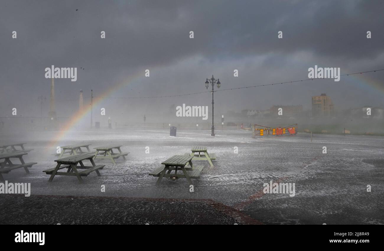 Southsea, Regno Unito, lungomare durante l'assalto della tempesta Eunice a Feburary, 2022. Foto Stock