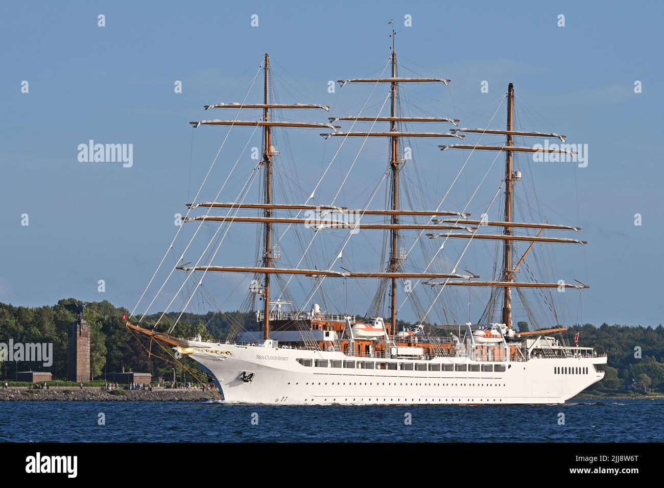 Lo SPIRITO cruiseship DELLA NUBE DI MARE in uscita da Kiel Foto Stock