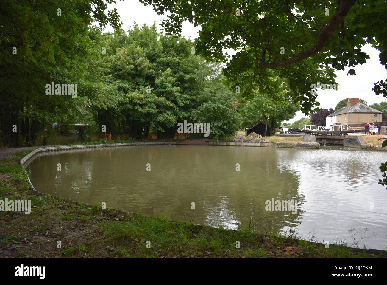 Buca tortuosa sul Canal Grande Union a Cosgrove. Foto Stock