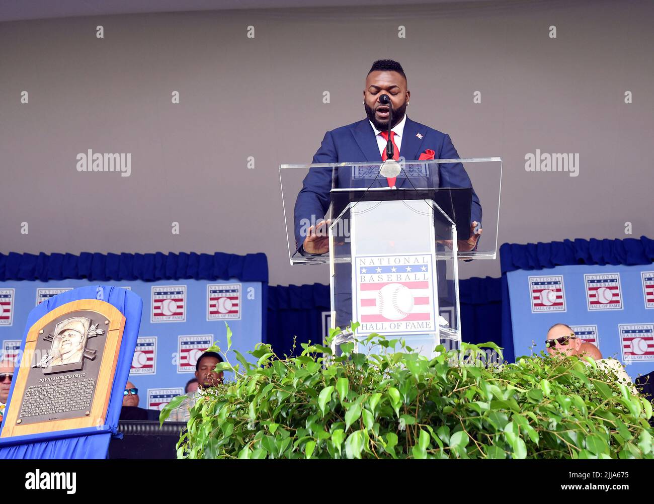 Cooperstown, Stati Uniti. 24th luglio 2022. La Hall of Famer David Ortiz parla dopo essere stata indetta alla Hall of Fame Induction Ceremony della Major League Baseball per 2022 induttori a Cooperstown, New York, domenica 24 luglio 2022. David Ortiz, l'induttore dell'Associazione degli scrittori di baseball degli Stati Uniti, si unisce al Comitato dell'era dei giorni d'oro Gil Hodges, Jim Kaat, Minnie Minoso e Tony Olivia e al Comitato dell'era del baseball degli inizi, elegge Bud Fowler e Buck o'Neil alla cerimonia di induzione del luglio 24. Foto di George Napolitano/UPI Credit: UPI/Alamy Live News Foto Stock