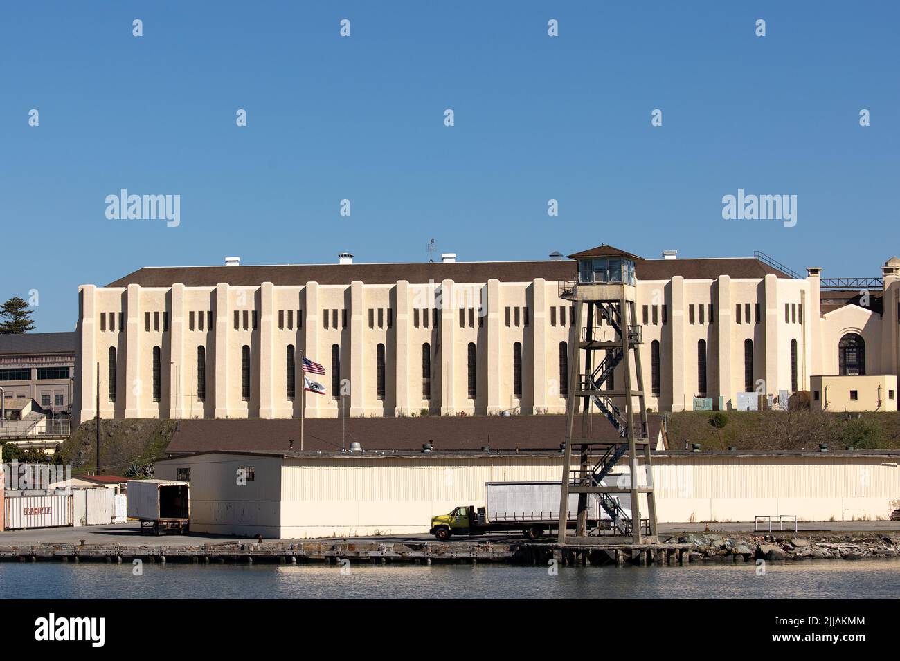 Vista esterna della prigione di stato di San Quentin, la più antica della California. L'unico braccio della morte per gli uomini si trova lì. Foto Stock