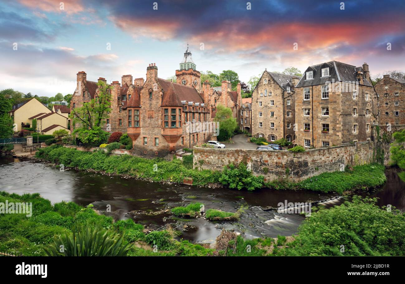 Edimburgo - il villaggio di Dean all'alba drammatica, Scozia Foto Stock