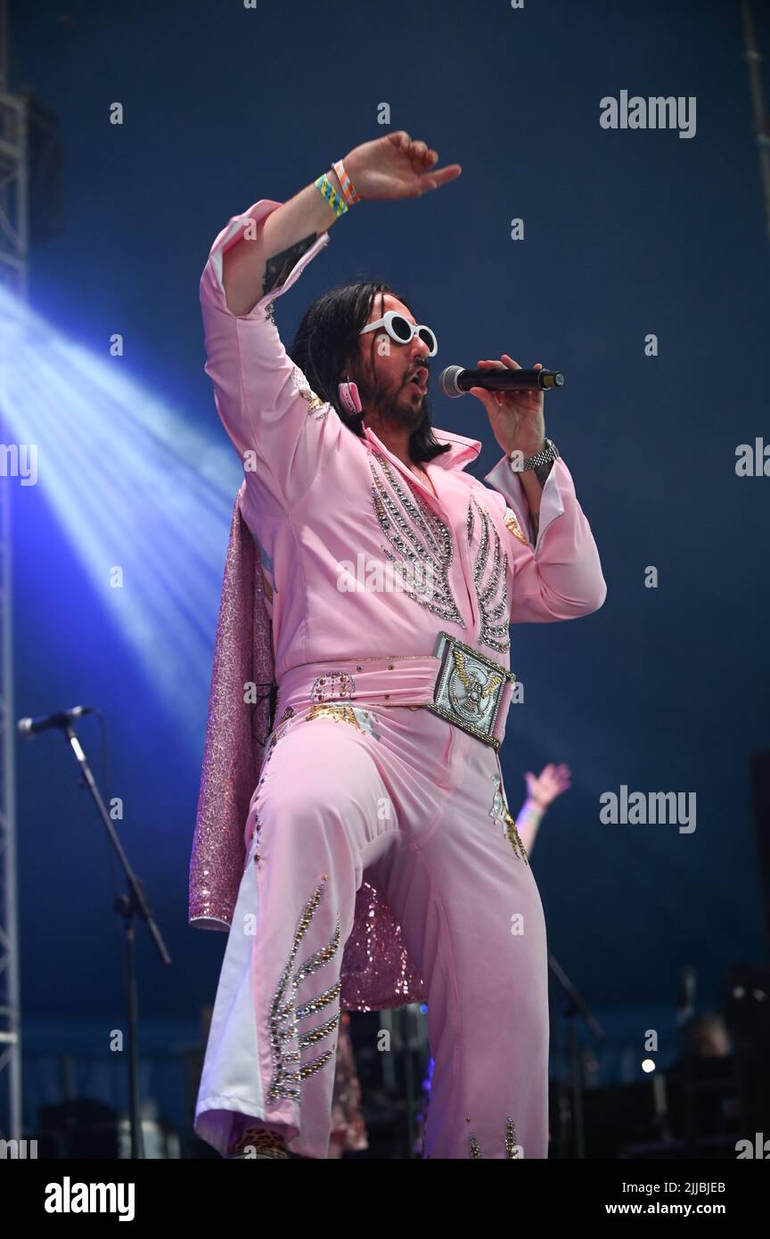 Elvana che si esibisce al Tramlines Festival , UK , 24.07.2022 Foto Stock
