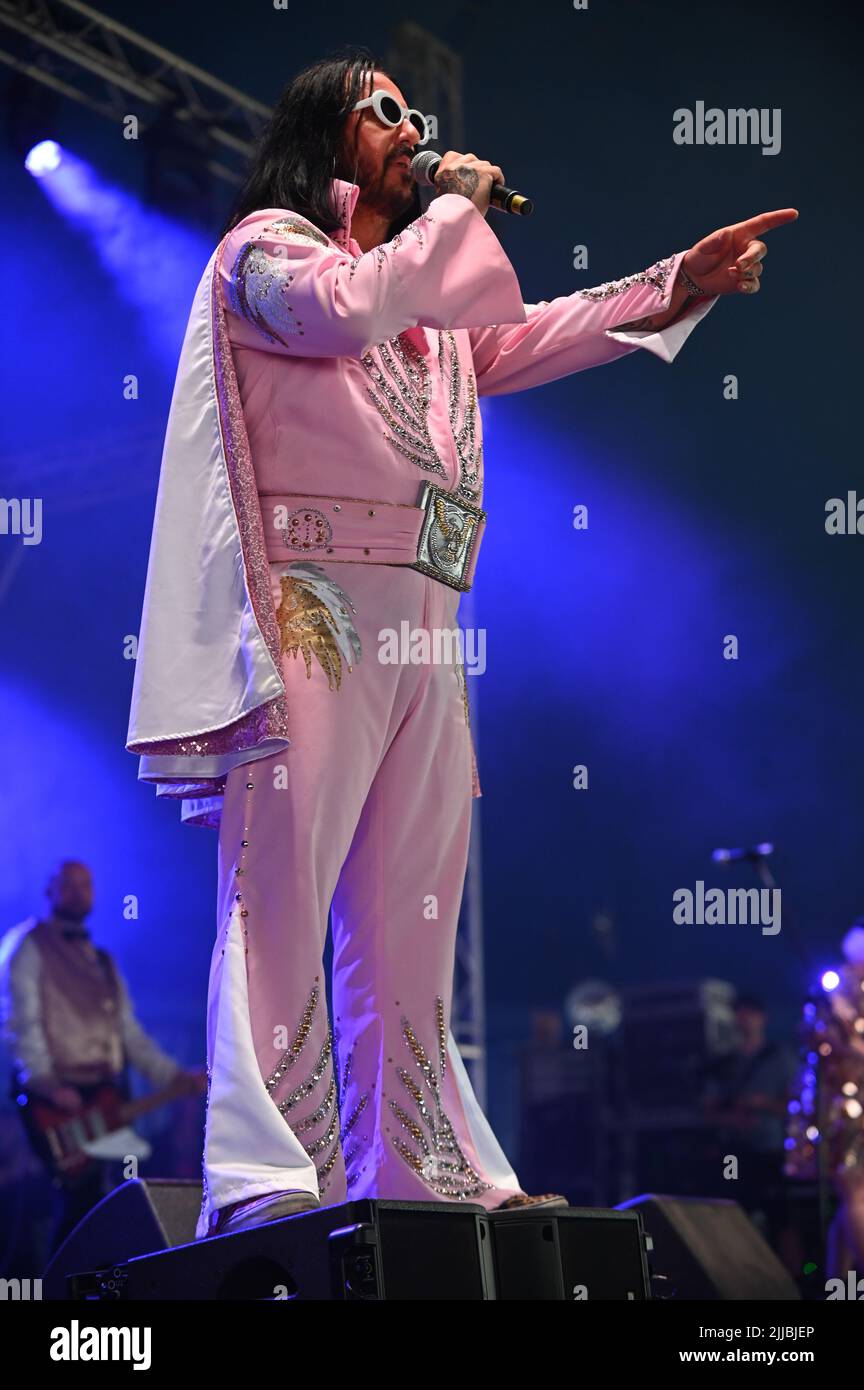 Elvana che si esibisce al Tramlines Festival , UK , 24.07.2022 Foto Stock