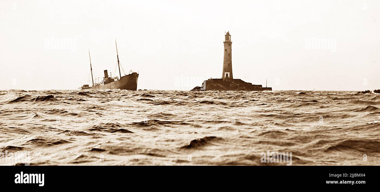 SS Blue Jacket sulle rocce, Longships Lighthouse Off Lands End, Cornovaglia nel 1898 Foto Stock