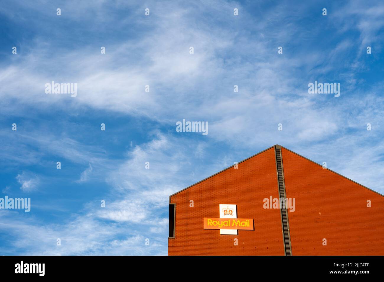 Royal Mail Building a South Street, Newcastle upon Tyne, Regno Unito, quando la Communication Workers Union (CWU) voterà per colpire la retribuzione. Foto Stock