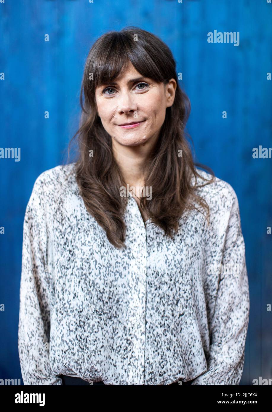 Jennifer Cook, Direttore del Collective Act, presso la Carlisle Memorial Church di Belfast, dove Dreamachine, un'esperienza coinvolgente con luce e suono, si svolge come parte del NI Science Festival. Foto Stock