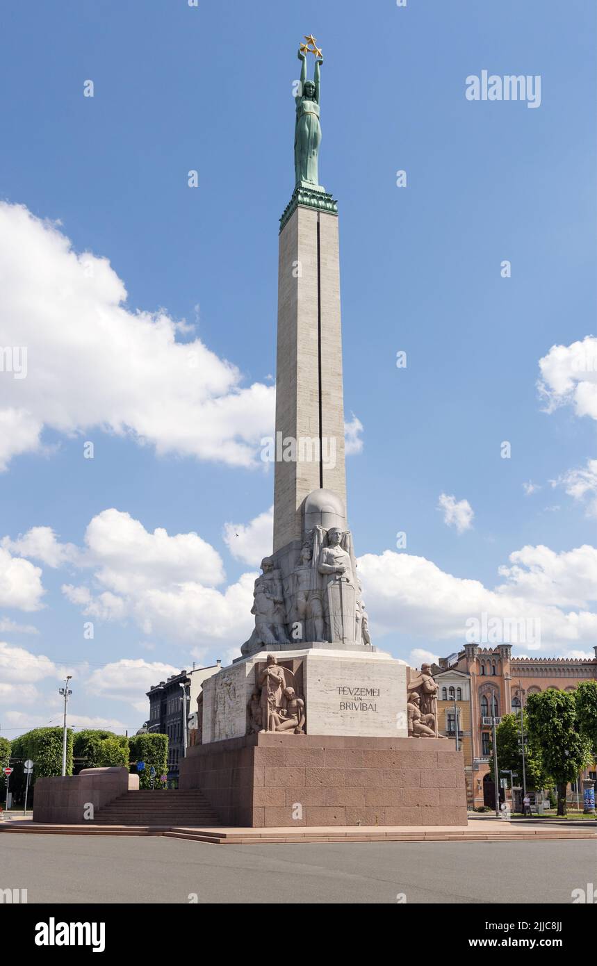 Il Monumento alla libertà, riga, Lettonia, dal 1935, per i soldati uccisi nella guerra di indipendenza lettone; riga Lettonia Europa Foto Stock