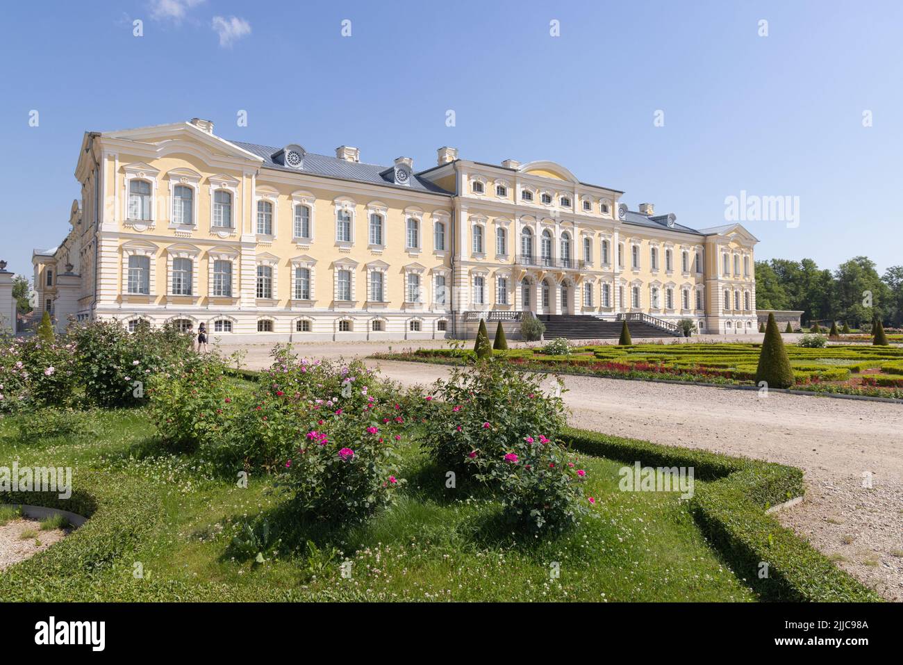 Architettura barocca; Palazzo Rundale, Lettonia; esterno, palazzo barocco del 18th secolo, ora museo e giardino, Lettonia, Europa Foto Stock