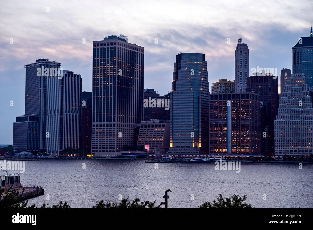 Vista della città di Manhattan al tramonto Foto Stock