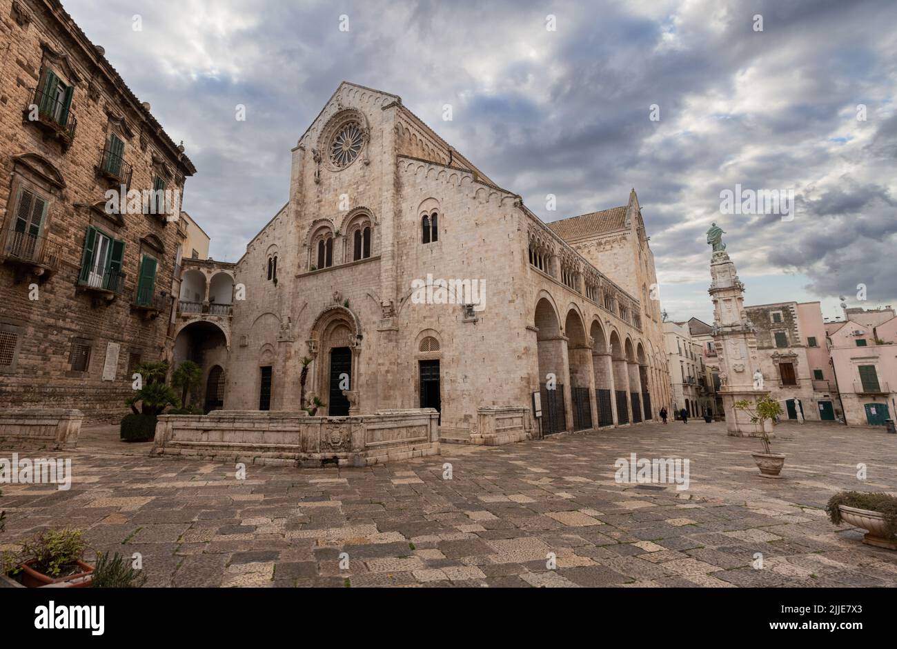 Iconica cattedrale romanica di Santa Maria Assunta a Bitonto, Italia Meridionale Foto Stock