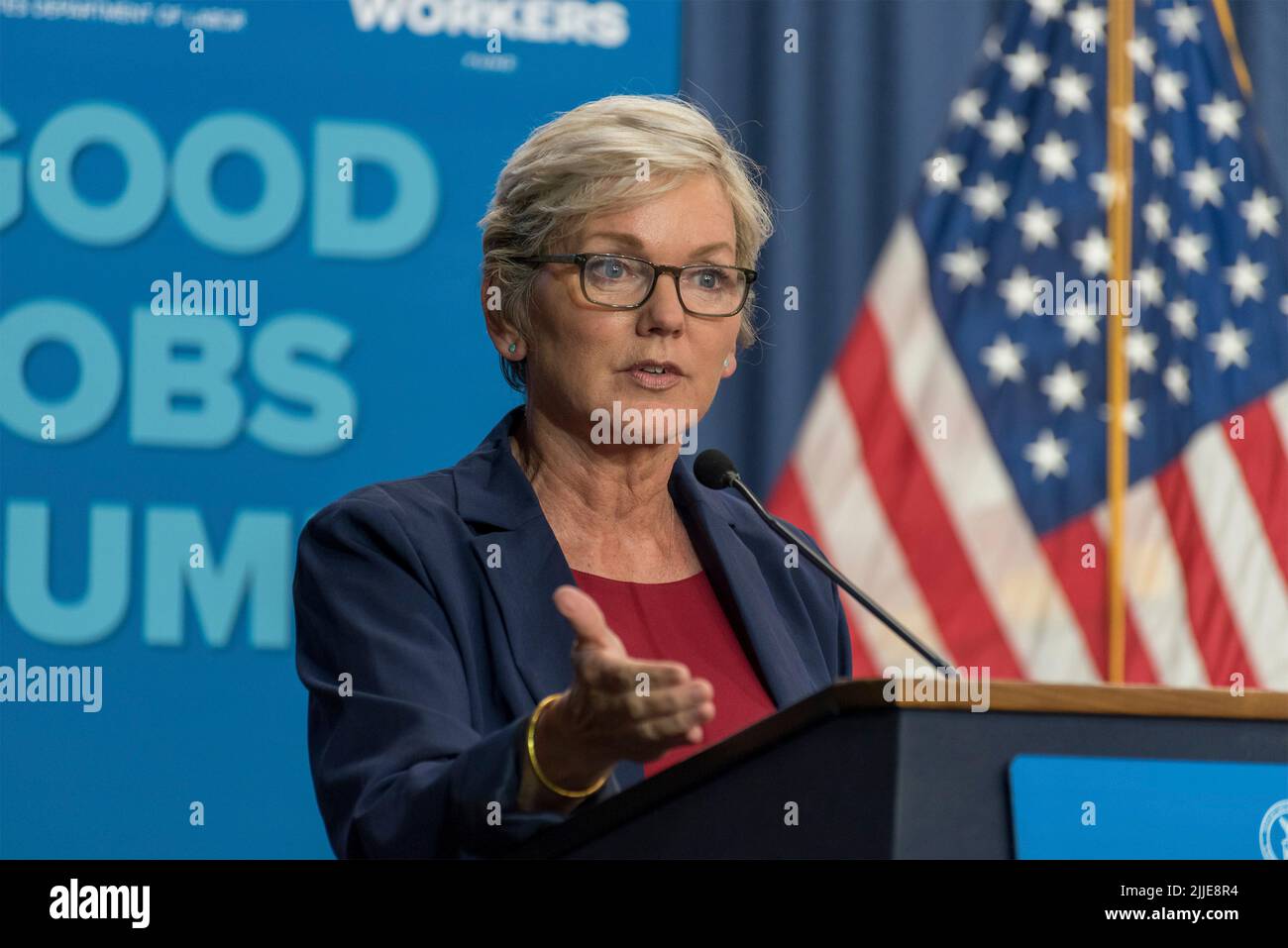 Washington, Stati Uniti d'America. 21 giugno 2022. Il Segretario del Dipartimento dell'energia degli Stati Uniti Jennifer Granholm ha commentato durante il Good Jobs Summit alla Grande Sala del Dipartimento del lavoro degli Stati Uniti, 21 giugno 2022 a Washington, D.C. Credit: Liz Roll/Dept of Labor/Alamy Live News Foto Stock