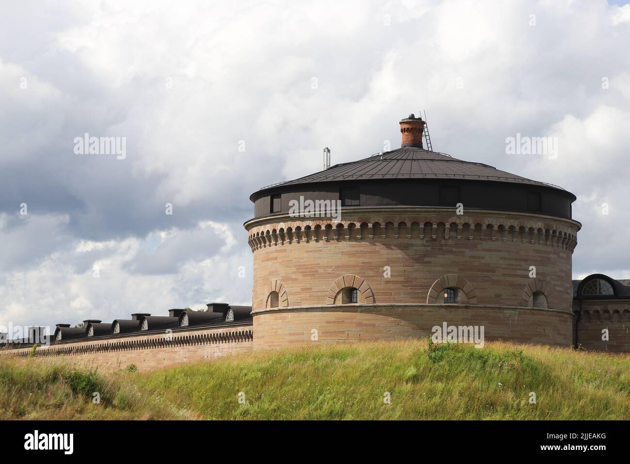 La torre meridionale della fortezza di Karlsborg del 19th secolo, situata nella provincia svedese di Vastergotland. Foto Stock
