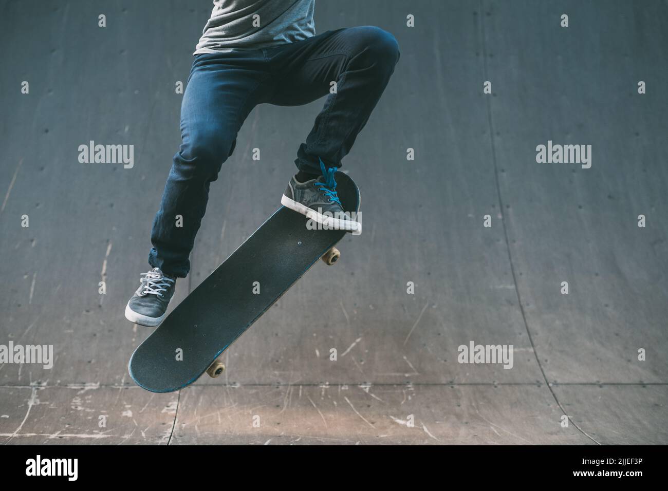 skateboarder azione estrema stile di vita ollie trucco Foto Stock