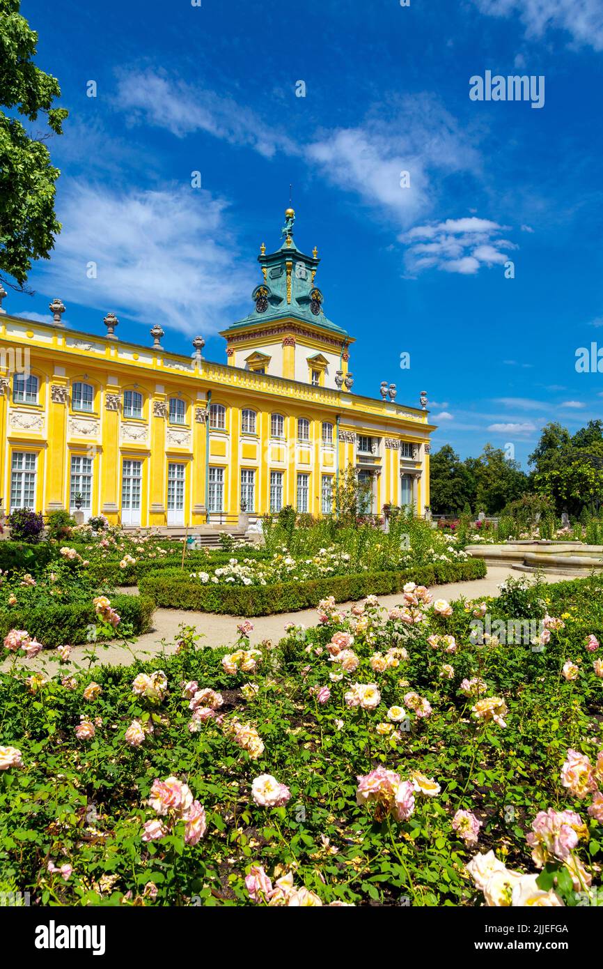 Giardino di rose in stile italiano 17th secolo barocco reale Wilanow Palace, Varsavia, Polonia Foto Stock