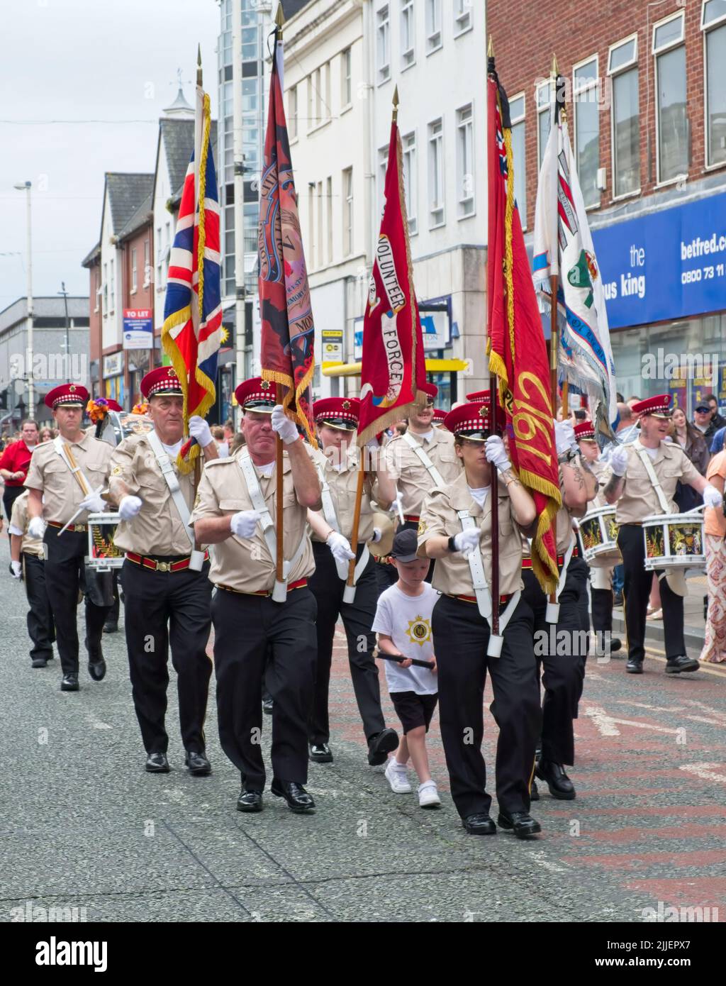 Highfield Loyalists Standard Bearers Orange Day Parade !2th luglio Foto Stock