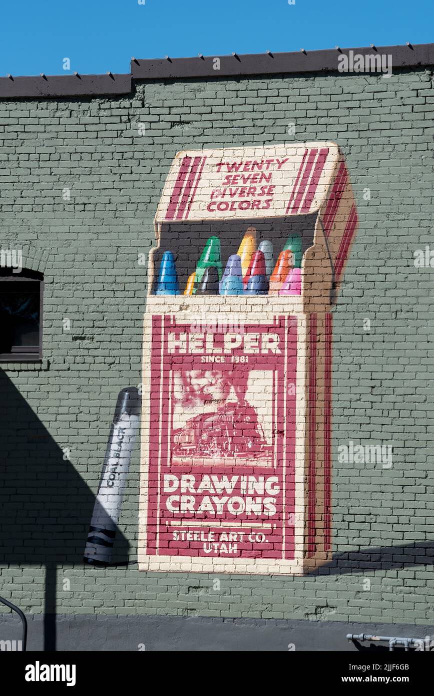 Murale del pastello su un edificio nel quartiere storico di Helper, Utah. Foto Stock