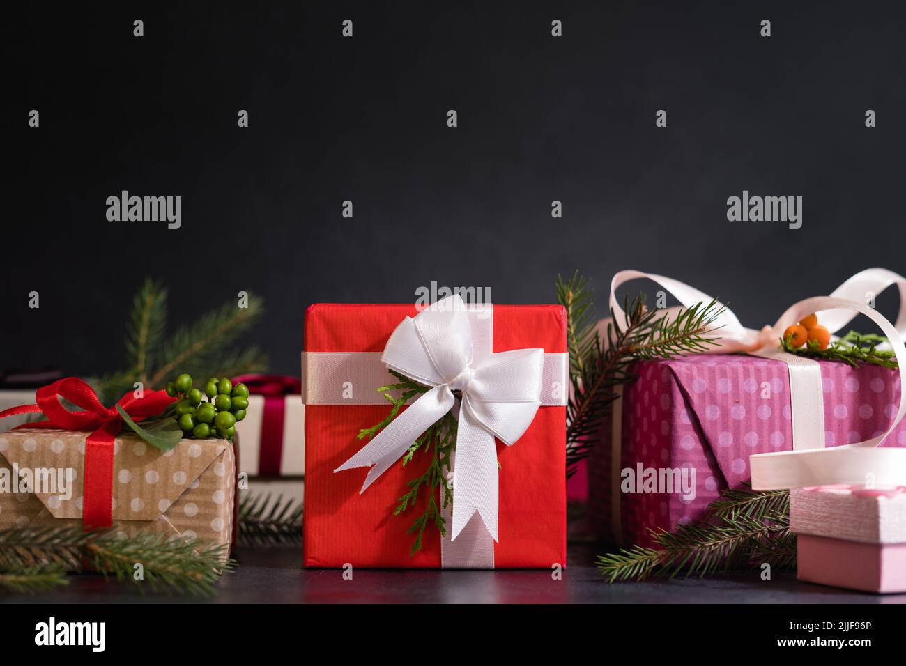 famiglia regalo presente selezione tradizione di natale Foto Stock