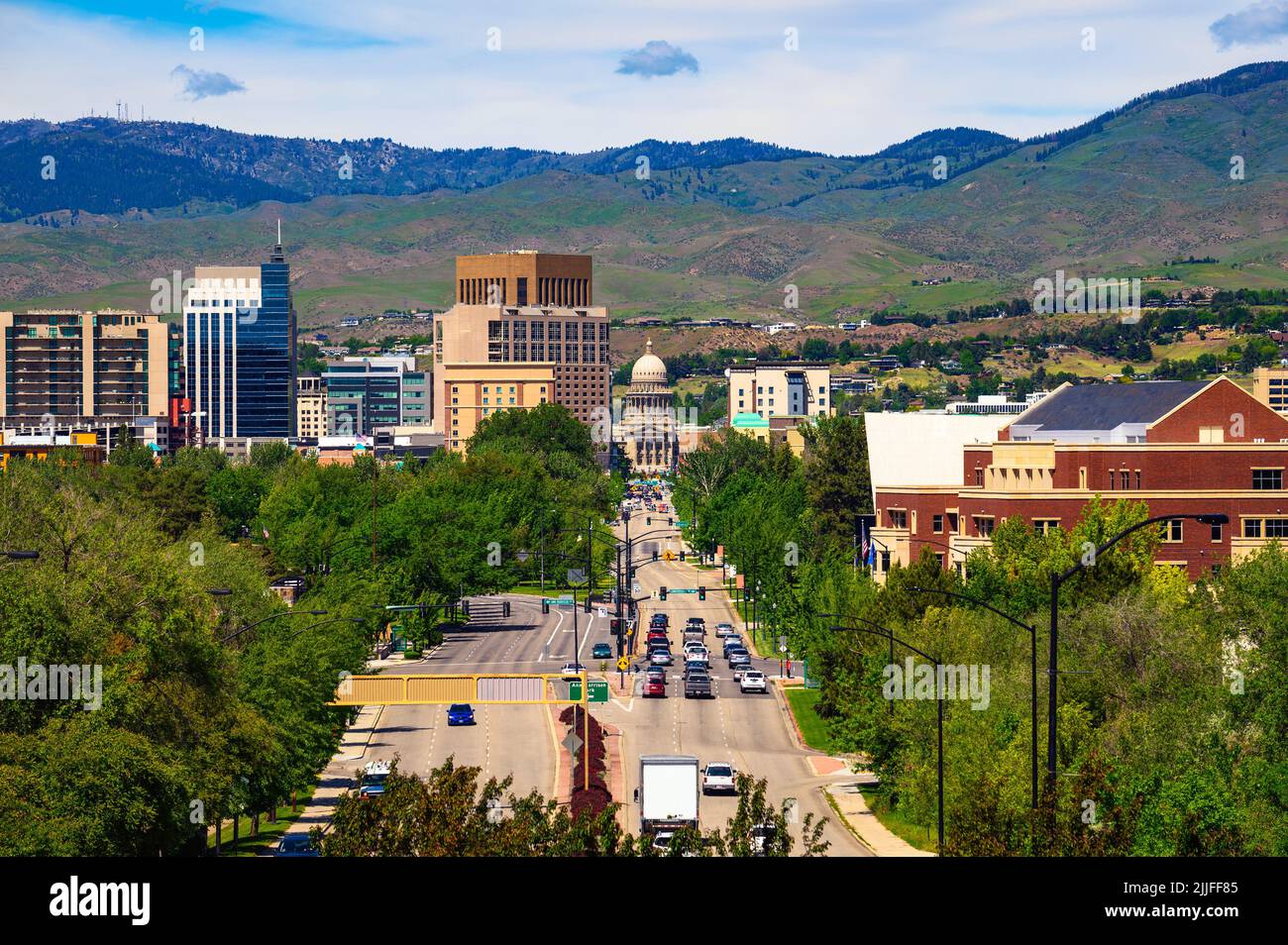 Centro di Boise, Idaho, con Capitol Blvd che conduce al Campidoglio dello Stato dell'Idaho Foto Stock