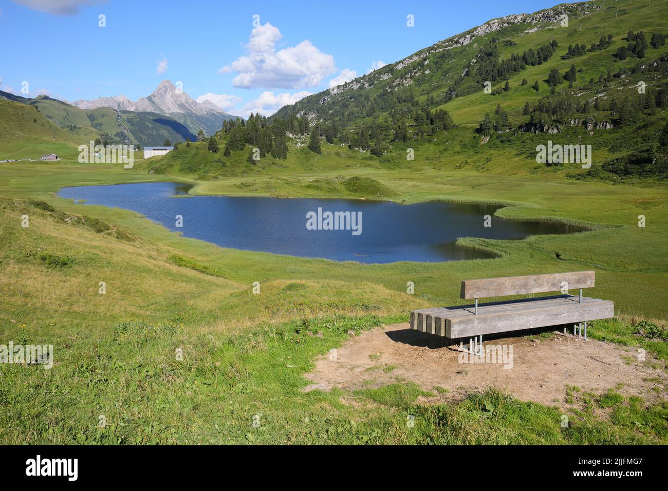 Il lago alpino austriaco Kalbelesee in Hochtannbergpass, Bundesland Vorarlberg Foto Stock