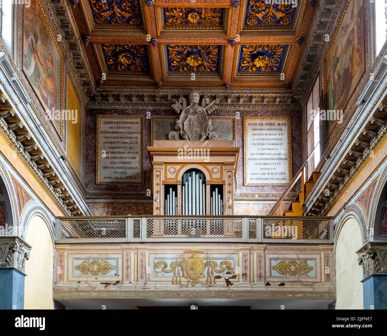 Organo della Chiesa di San Nicola in carcere, Roma, Italia Foto Stock
