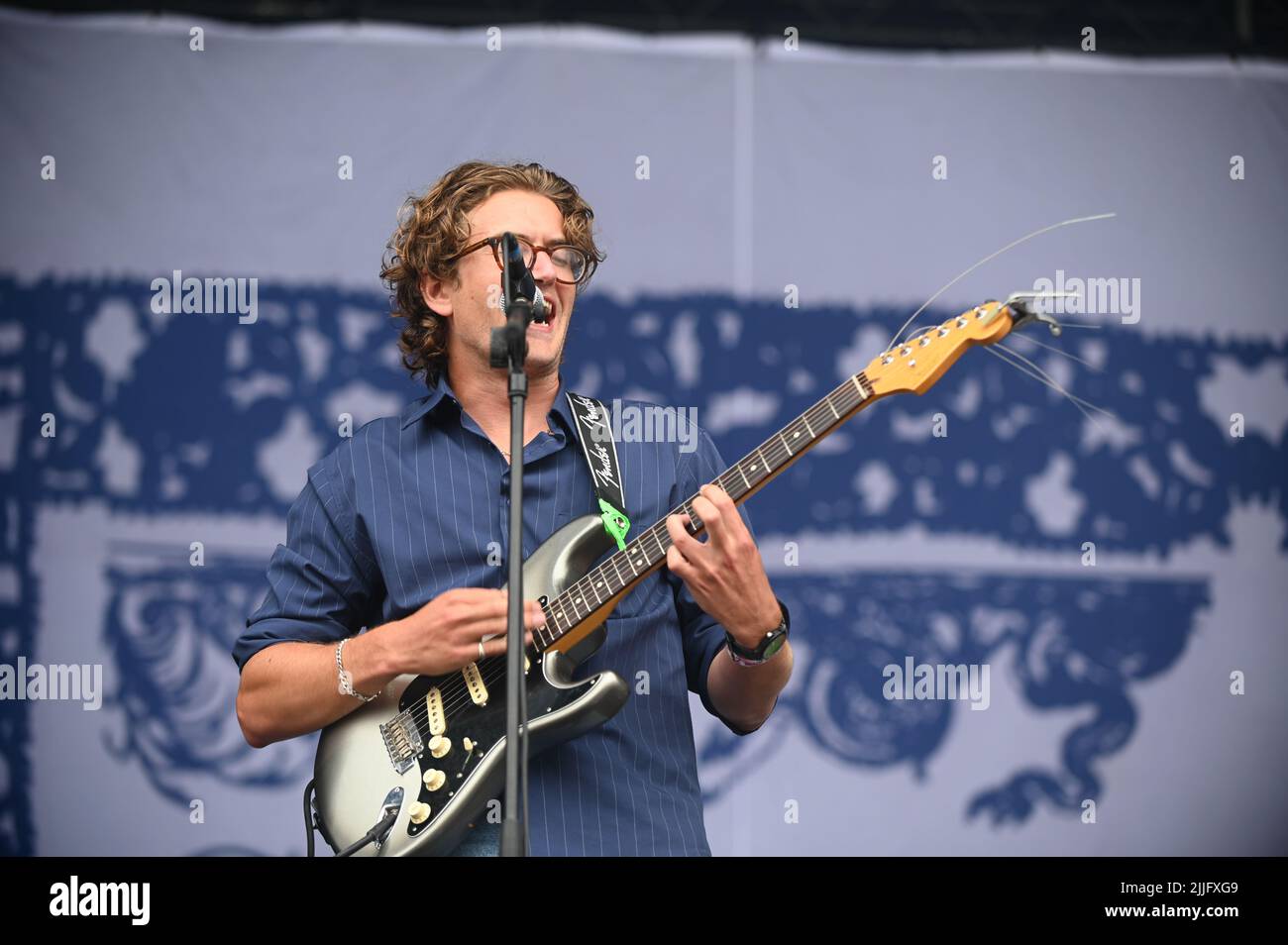Squadra sportiva che si esibisce al Tramlines Festival , UK , 24.07.2022 Foto Stock