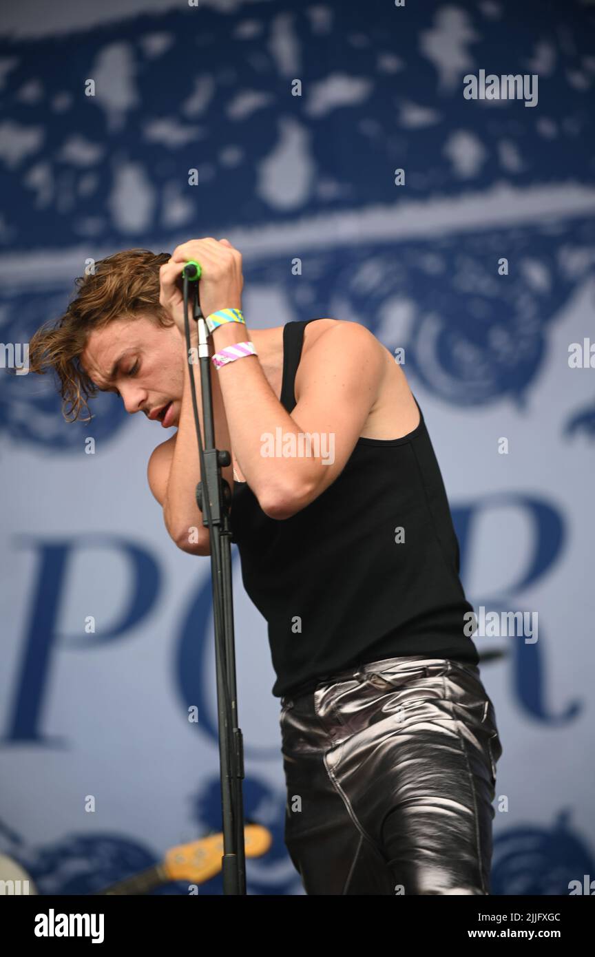 Squadra sportiva che si esibisce al Tramlines Festival , UK , 24.07.2022 Foto Stock