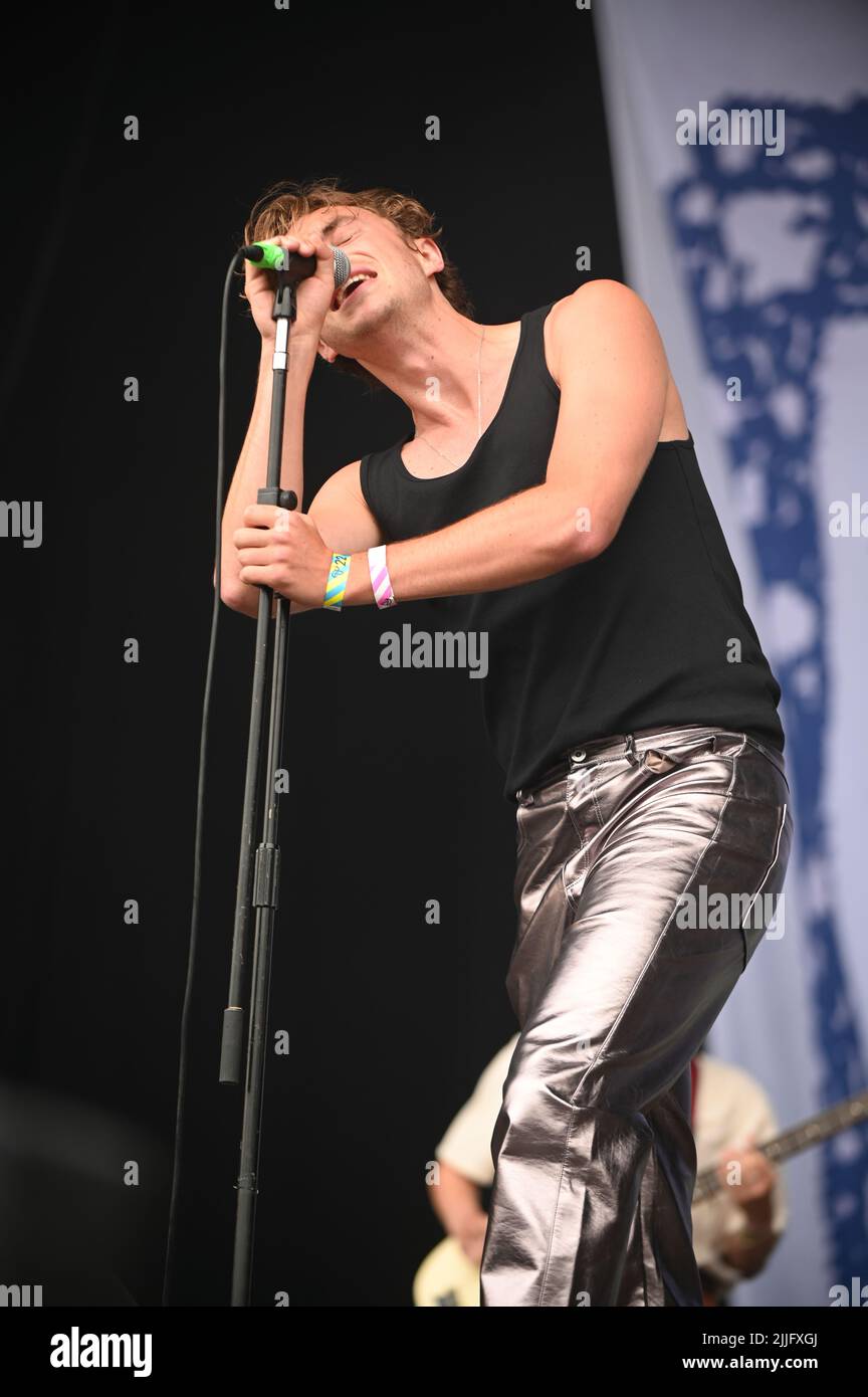 Squadra sportiva che si esibisce al Tramlines Festival , UK , 24.07.2022 Foto Stock