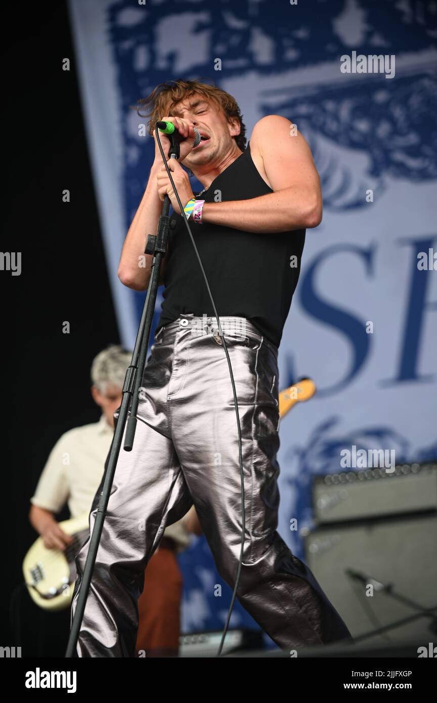 Squadra sportiva che si esibisce al Tramlines Festival , UK , 24.07.2022 Foto Stock