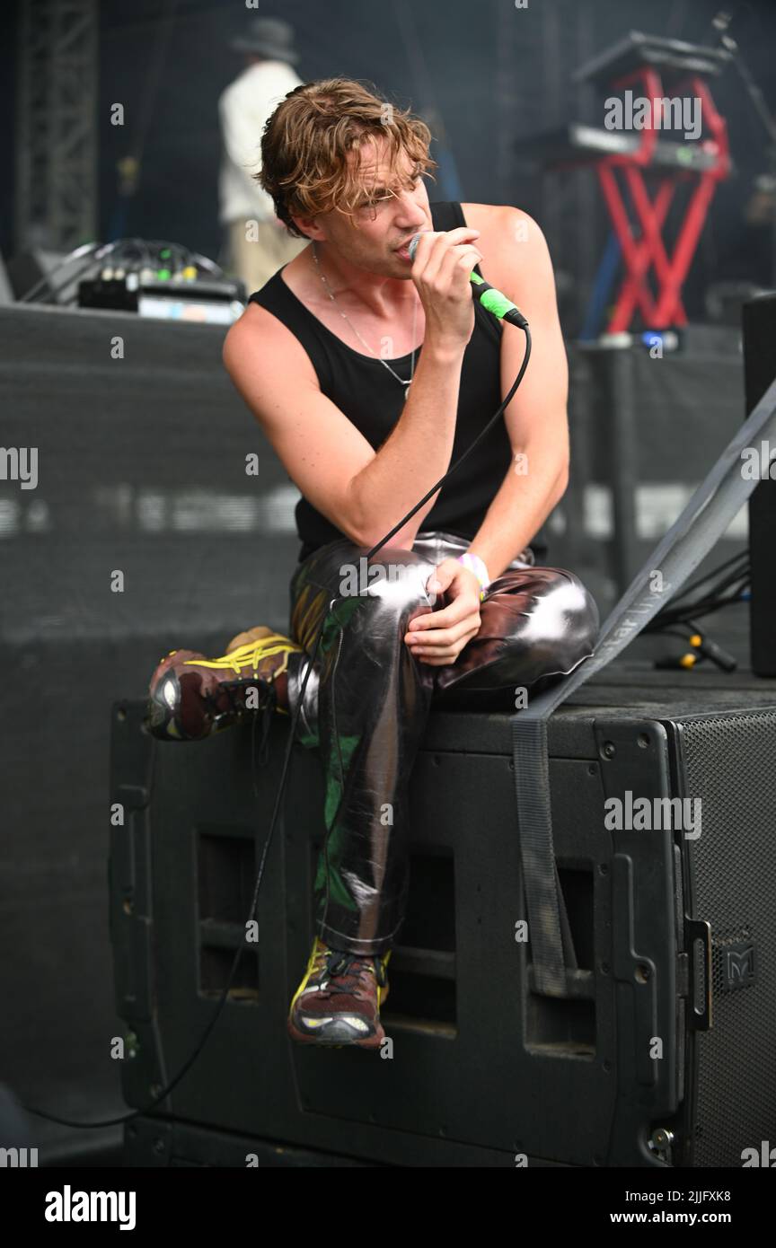 Squadra sportiva che si esibisce al Tramlines Festival , UK , 24.07.2022 Foto Stock
