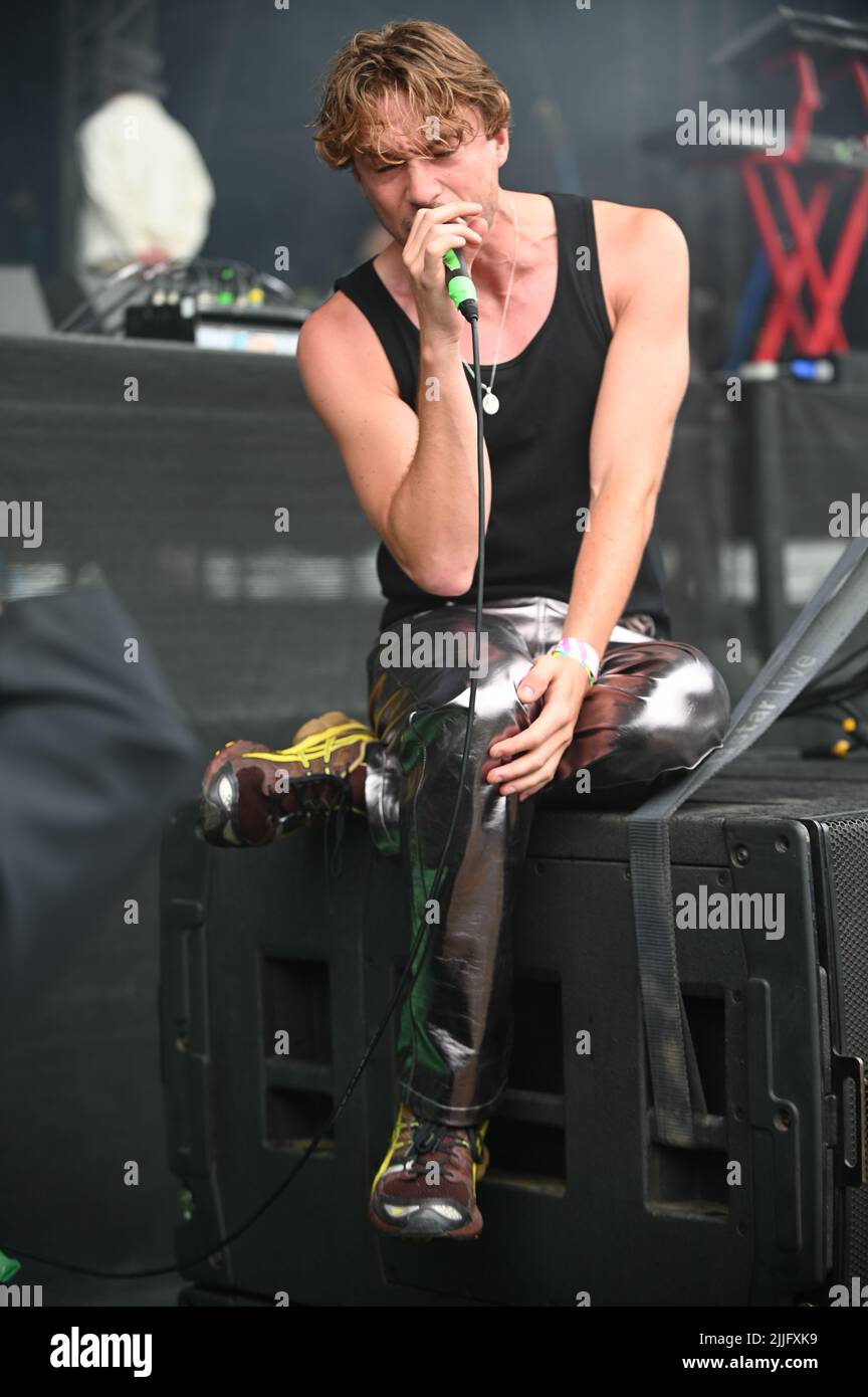 Squadra sportiva che si esibisce al Tramlines Festival , UK , 24.07.2022 Foto Stock