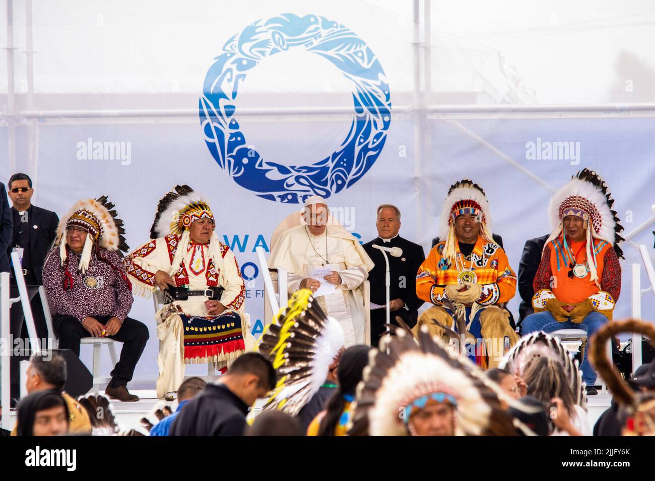 Maskwa Park, Canada. 25th luglio 2022. Papa Francesco visita Maskwacis. Il cammino di guarigione, riconciliazione e speranza di Papa Francesco. Il suo primo atto non era quello di riunirsi con i fedeli per la Messa, ma piuttosto di raccogliere la sua forza per fare questa prima tappa, che indica l'importanza del perché è venuto in Canada - per incontrare le prime Nazioni, Métis e popoli inuit sui loro territori tradizionali. Credit: SOPA Images Limited/Alamy Live News Foto Stock