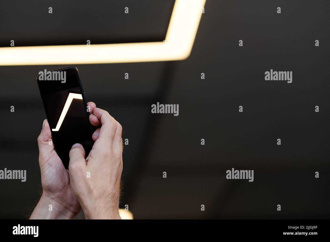 illuminazione dei binari della fotocamera dello smartphone illuminata Foto Stock