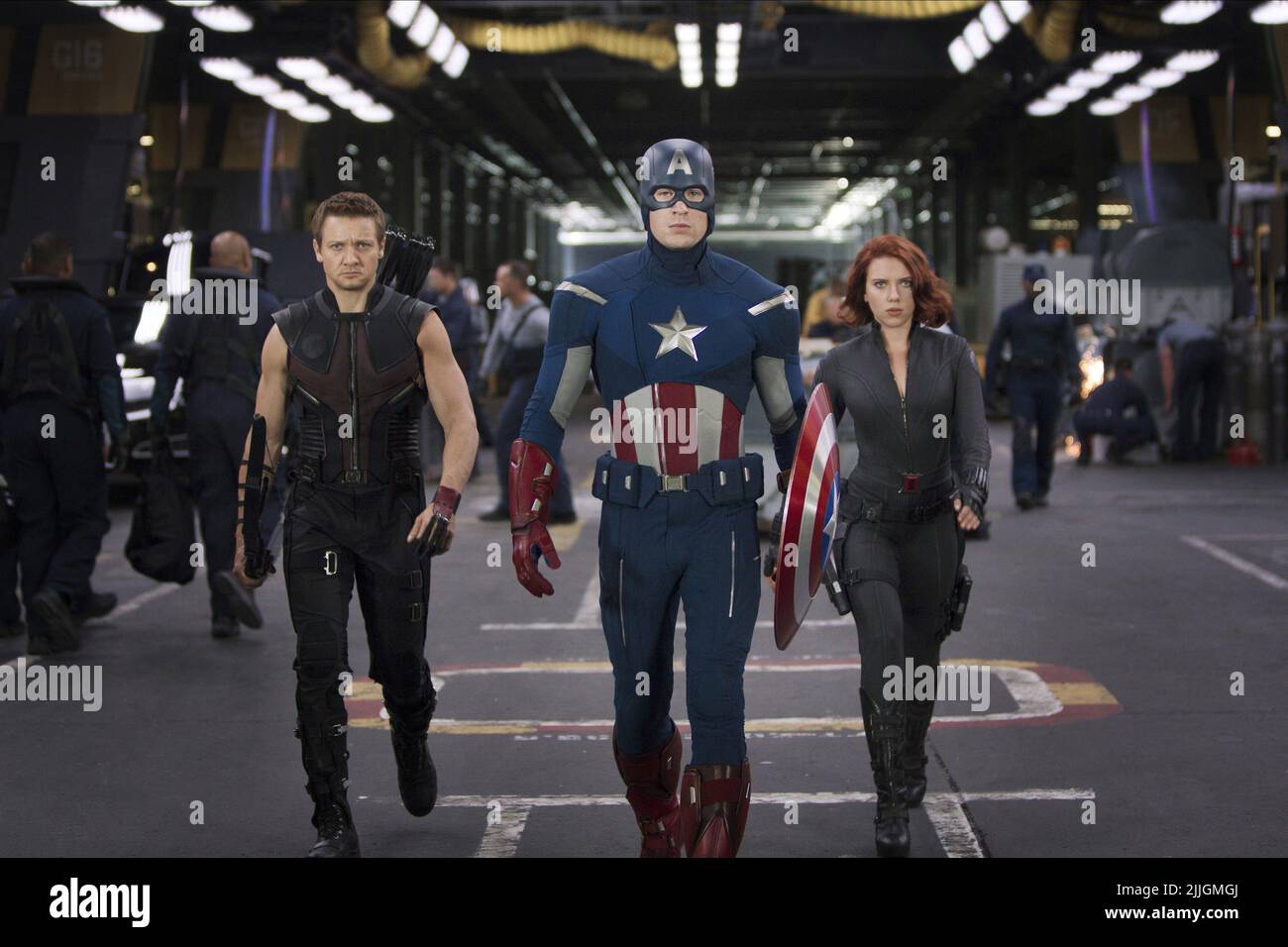 JEREMY RENNER, CHRIS EVANS, SCARLETT JOHANSSON, THE AVENGERS, 2012 Foto Stock