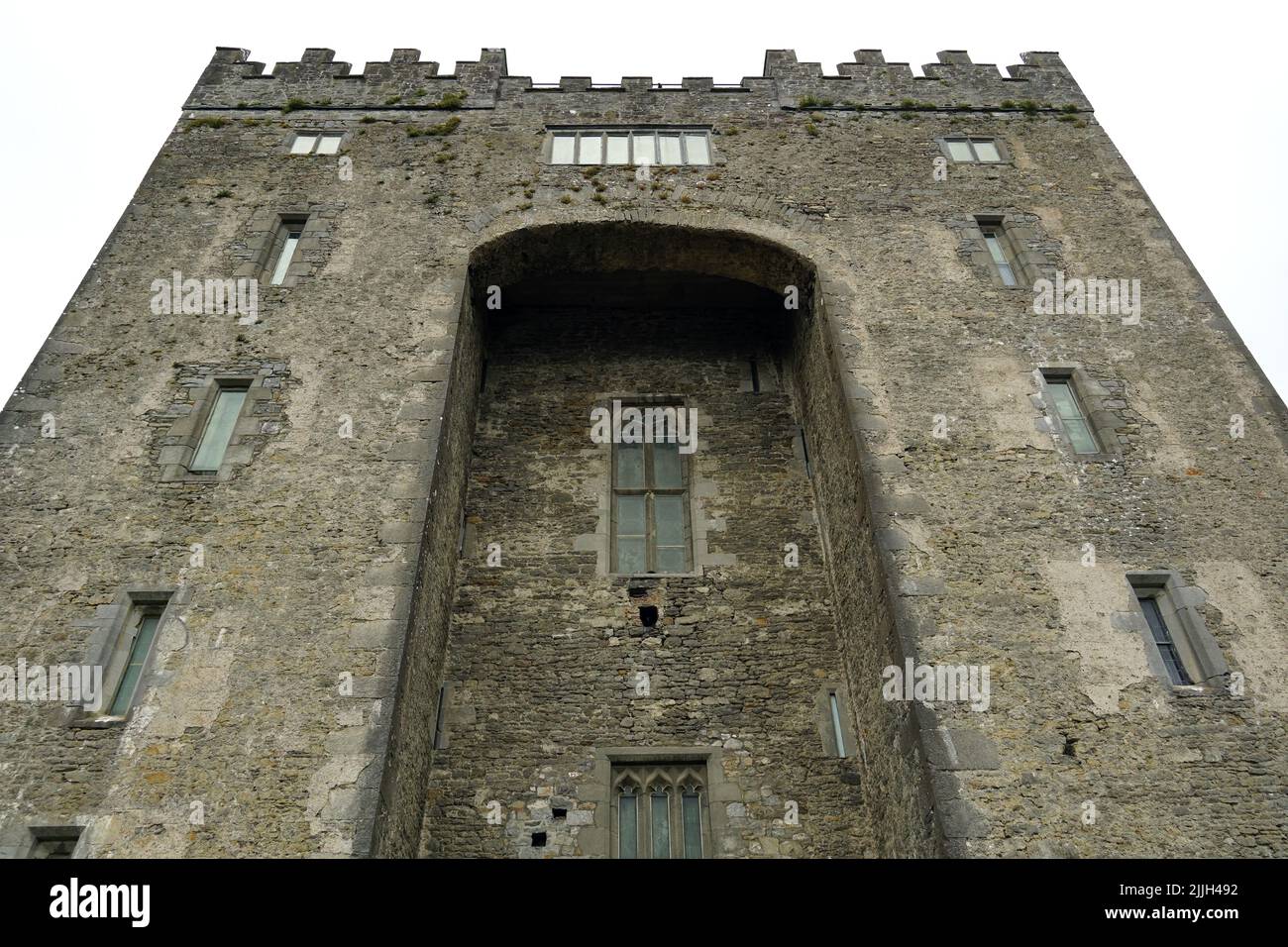 Castello di Bunratty, Caisleán Bhun Raith, Bunratty Village, Bun na Raite, Clare County, Irlanda, Éire, Irland, Írország, Europa Foto Stock