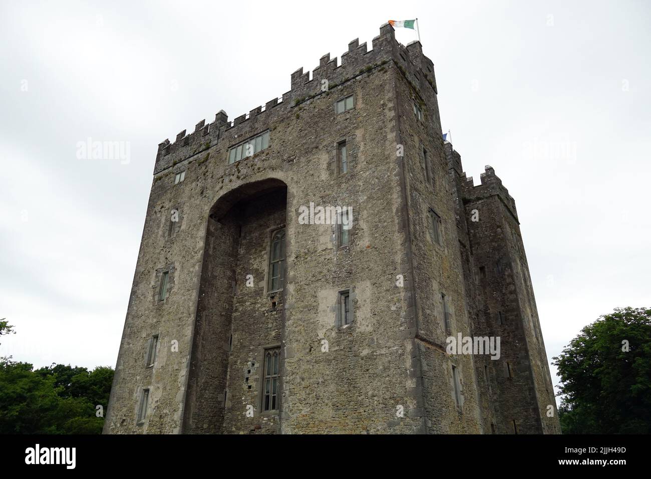Castello di Bunratty, Caisleán Bhun Raith, Bunratty Village, Bun na Raite, Clare County, Irlanda, Éire, Irland, Írország, Europa Foto Stock