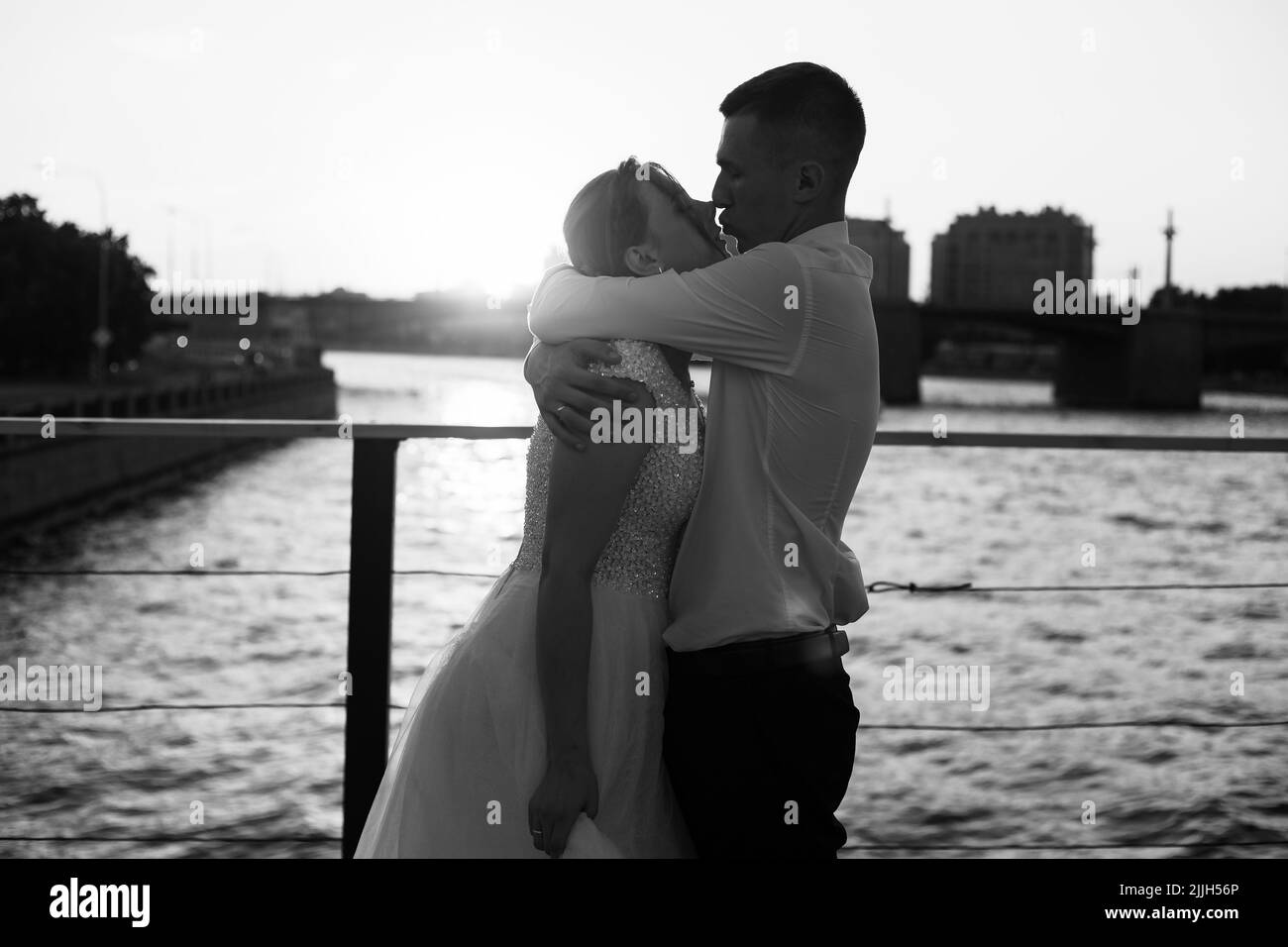 La danza della sposa e dello sposo. Articolo di nozze. Una coppia felice. Amore. Foto per i prodotti stampati. Romanticismo Foto Stock
