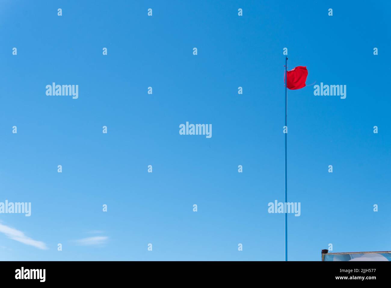 Bandiera rosso sfondo onda tessuto cielo streamer banda satinato senza cuciture, da animazione increspata in tessuto per velo astratto, tela silken. Broccato di cotone Foto Stock