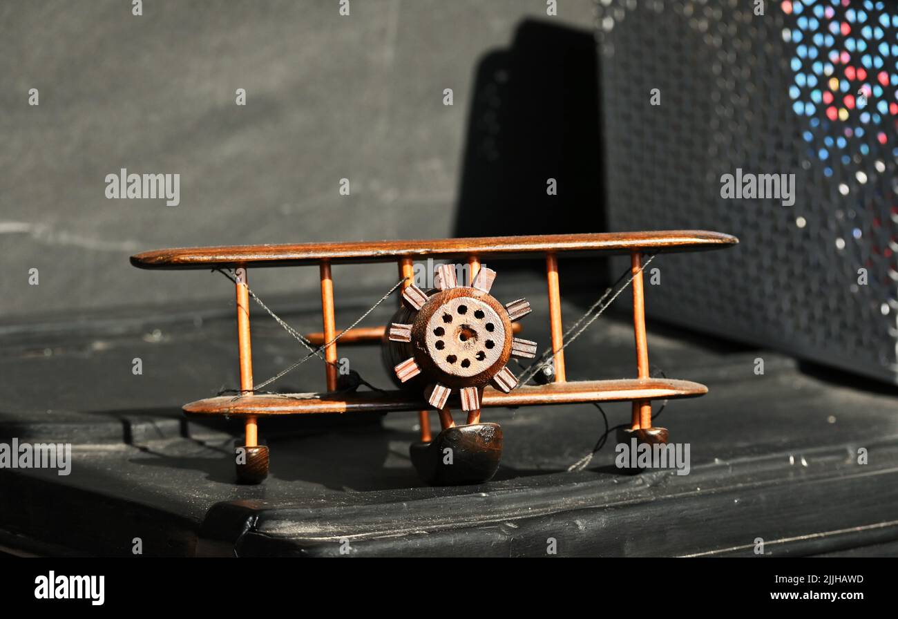 Souvenir di un vecchio aereo giocattolo Foto Stock