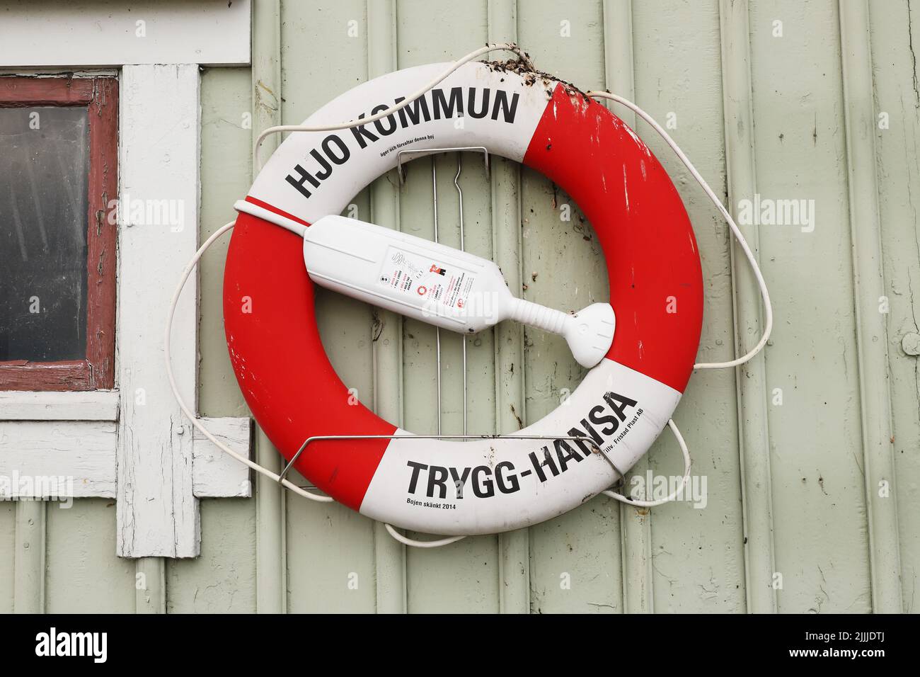 Hjo, Svezia - 4 luglio 2022: Lifebuoy ha regalato dalla compagnia di assicurazioni Trygg-Hansa. Foto Stock