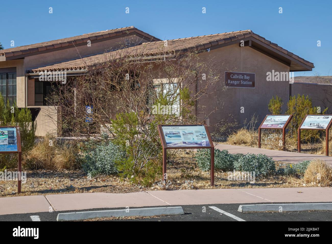 Una vista esterna della stazione di ranger al Callville Bay Campground all'interno dell'area ricreativa nazionale del lago Mead. Foto Stock