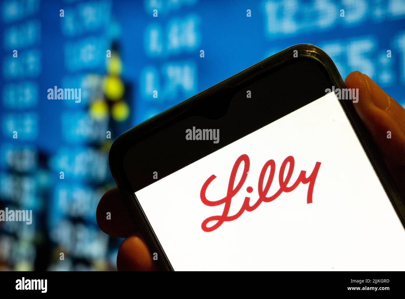 Cina. 25th luglio 2022. In questa foto, il logo della società farmaceutica americana Lilly viene visualizzato sullo schermo dello smartphone. Credit: SOPA Images Limited/Alamy Live News Foto Stock