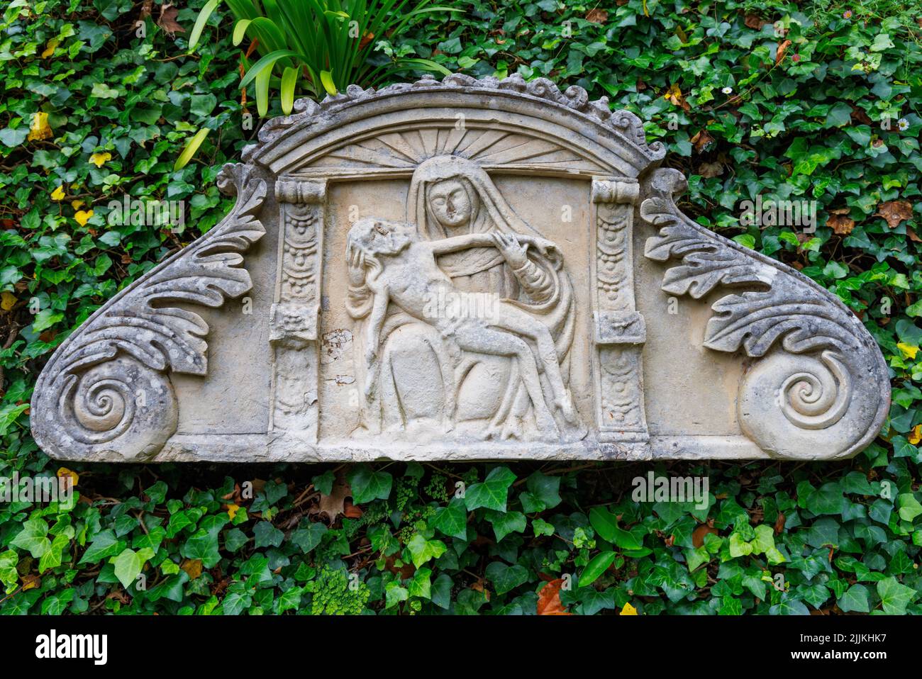 Scultura decorativa in bassorilievo a Monte Palace Garden, Madeira, Portogallo Foto Stock