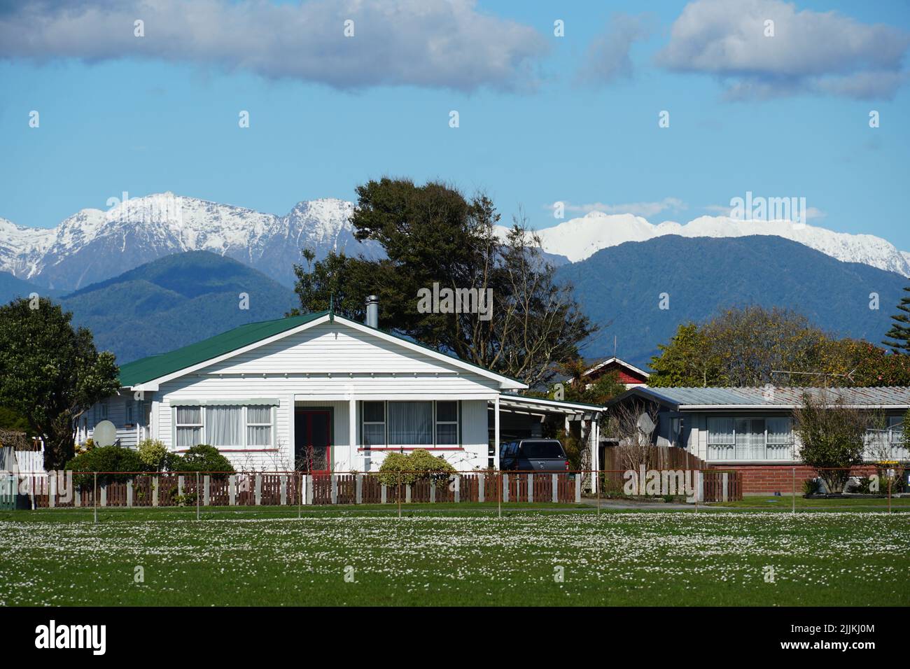 Una vista del vecchio stile bungalow casa in Nuova Zelanda Foto Stock