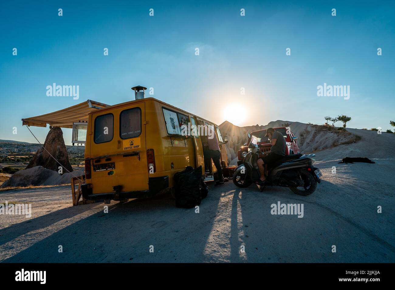 campeggio, vita di viaggio, viaggiare con la famiglia che attraversa la turchia Foto Stock