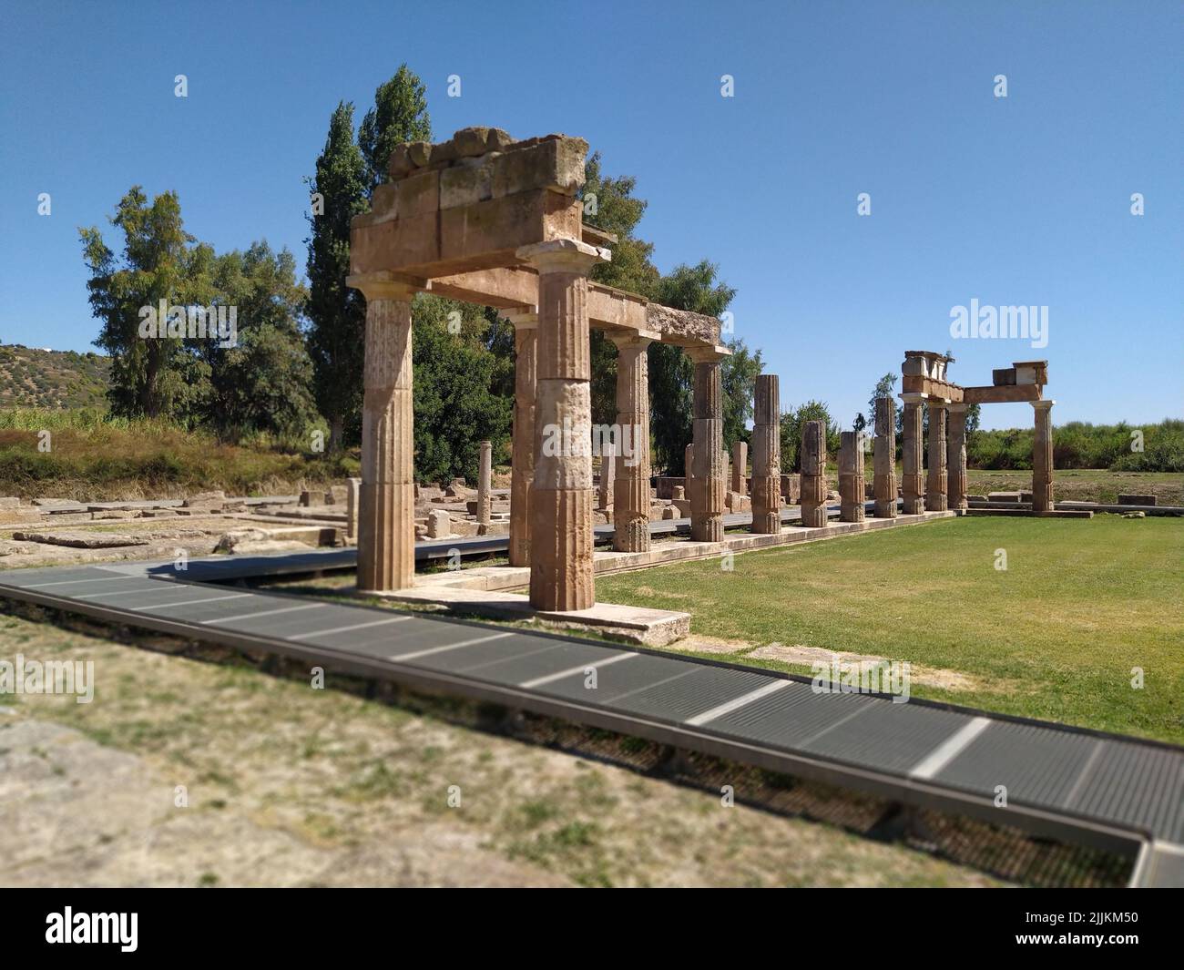 Le rovine di un antico tempio di Artemis a Brauron (Vravrona) in Attica in una giornata di sole, Grecia Foto Stock