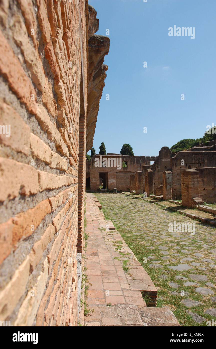 Le antiche rovine storiche del sito archeologico di Ostia Antica in Italia Foto Stock