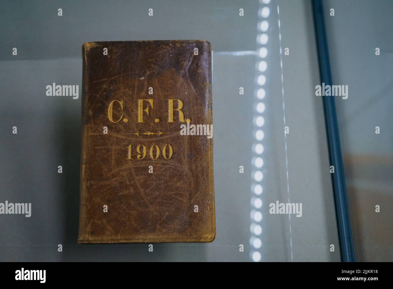 Vecchi pezzi storici in un museo di Iasi Romania Foto Stock